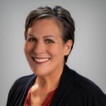 Headshot Alison Vasconcellos