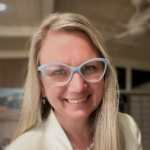 Headshot Molly Schmidt